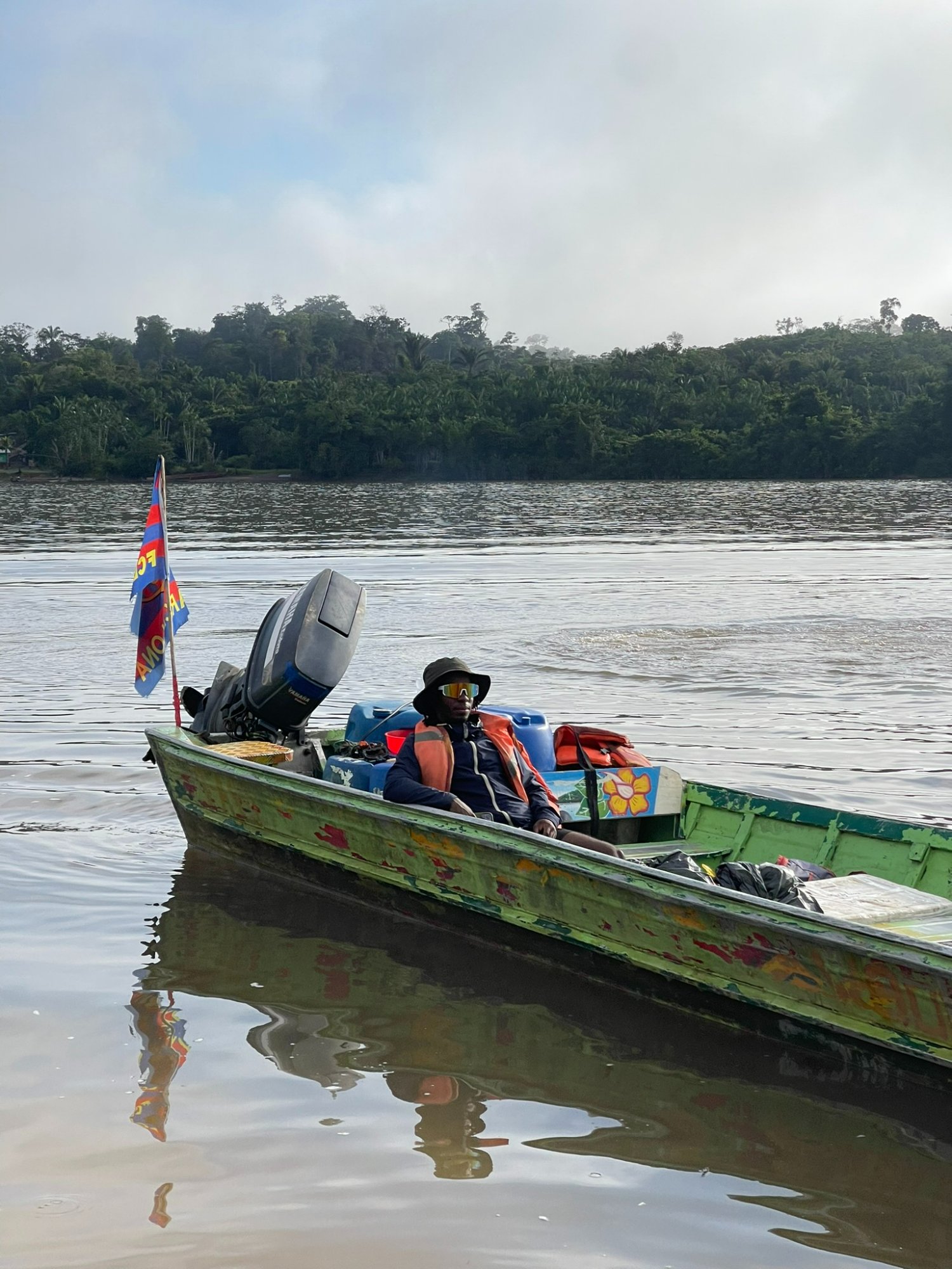 Pirogue sur le Maroni